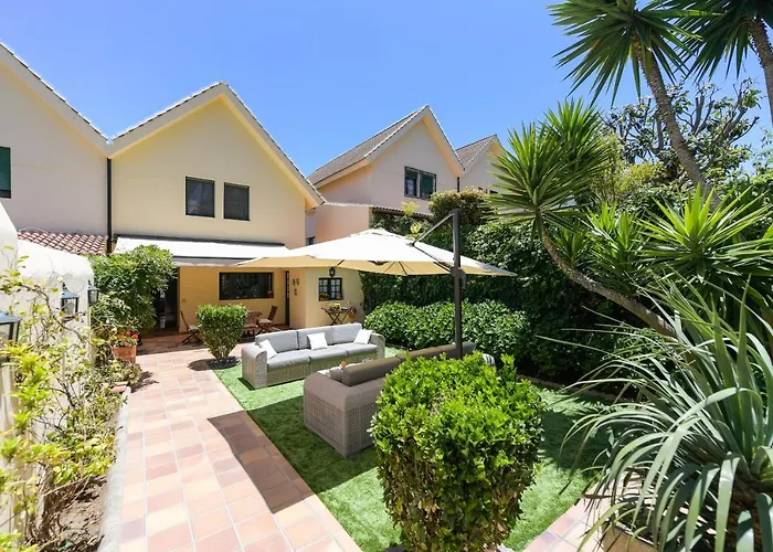 House With Cozy Garden Bbq And Free Parking