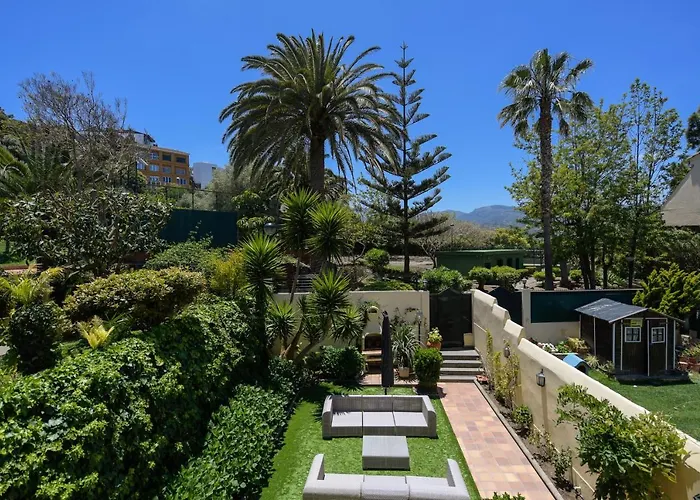 House With Cozy Garden Bbq And Free Parking